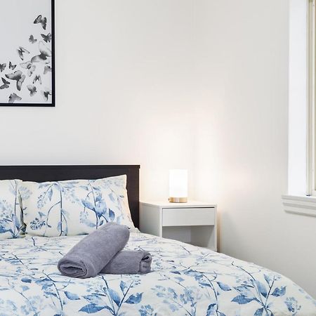 Burwood New 2 Bedroom 2 Bathroom Apartment 시드니 외부 사진