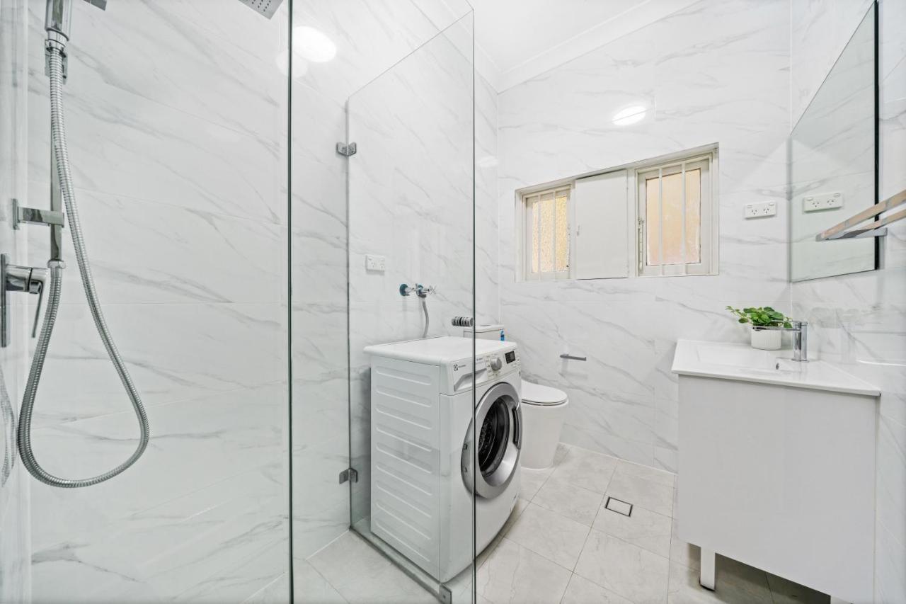 Burwood New 2 Bedroom 2 Bathroom Apartment 시드니 외부 사진