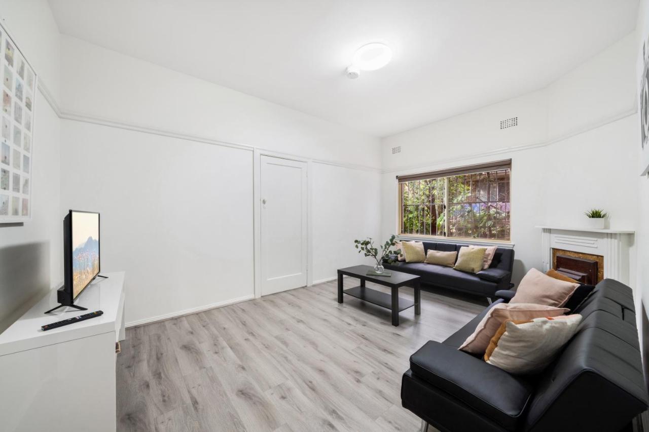 Burwood New 2 Bedroom 2 Bathroom Apartment 시드니 외부 사진