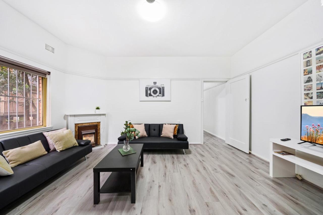 Burwood New 2 Bedroom 2 Bathroom Apartment 시드니 외부 사진
